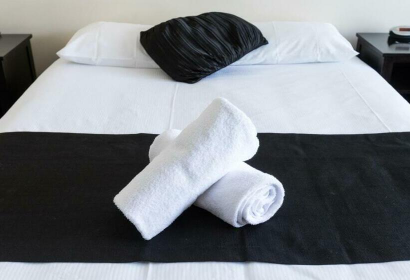 غرفة قياسية سرير كينج, Comfort Hotel Pacific Cleveland