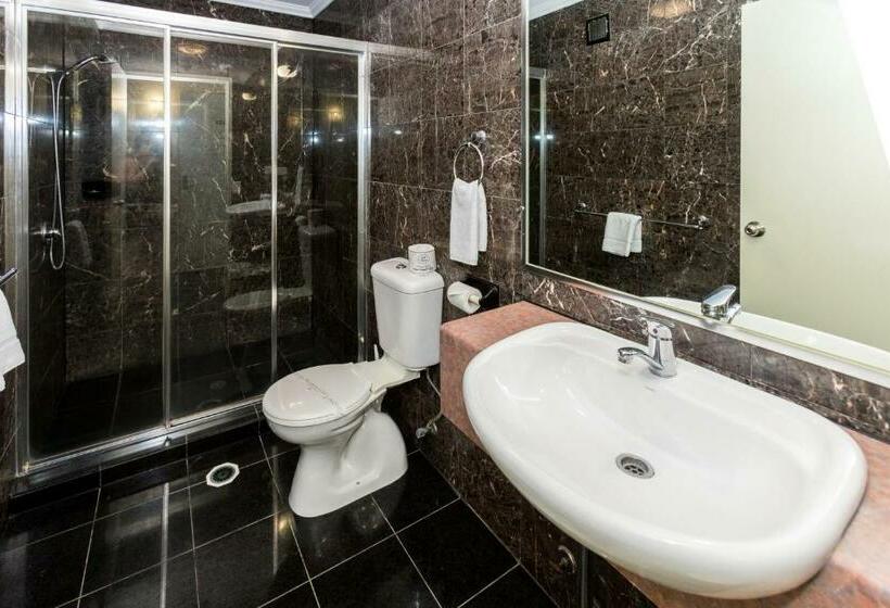 غرفة قياسية سرير كينج, Comfort Hotel Pacific Cleveland