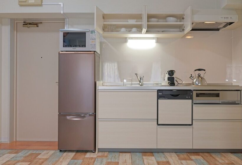 Номер Стандарт, Wallaby House