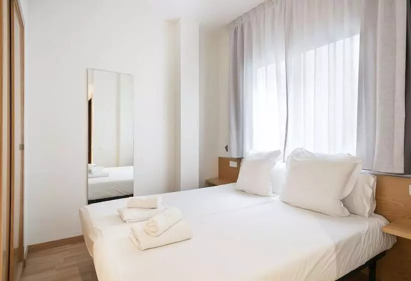 スタンダードスタジオ, Apartamentos Laforja