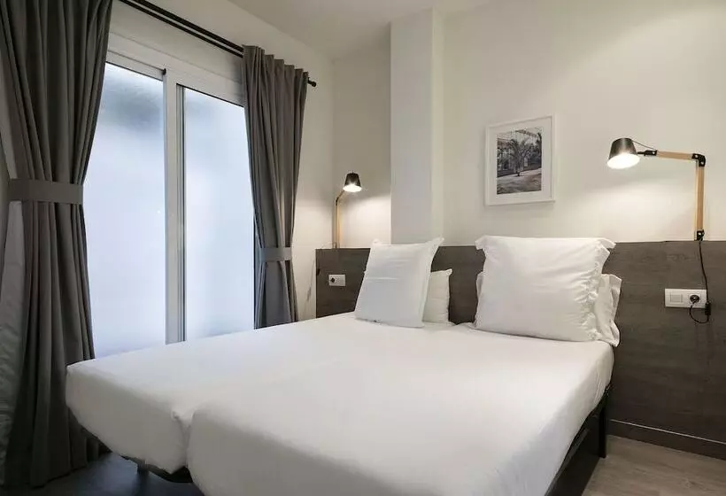 スタンダードスタジオ, Apartamentos Laforja