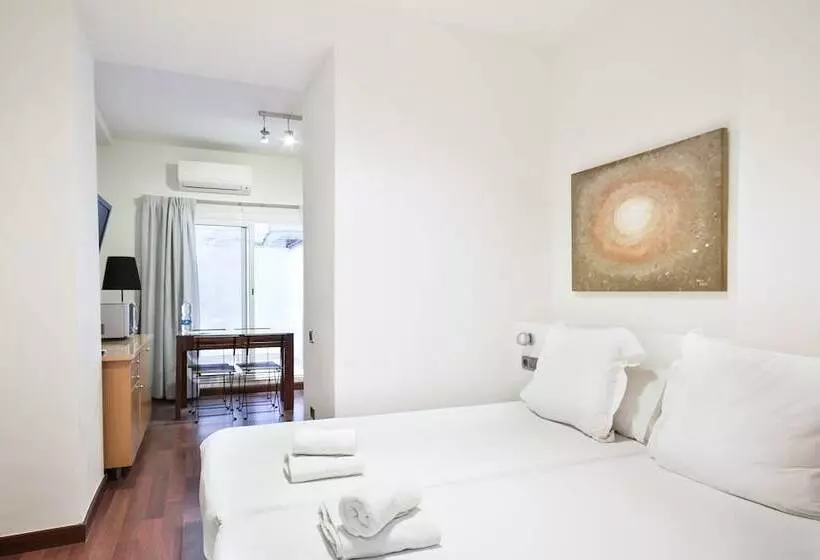 エクゼクティブワンルーム, Apartamentos Laforja
