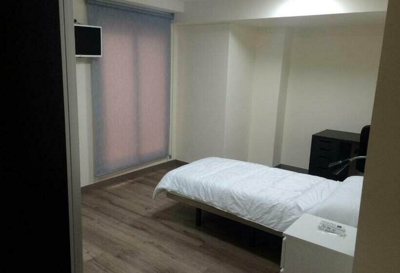 标准单人间, Europa House Village