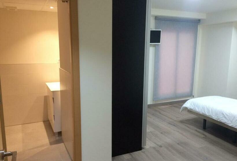 标准单人间, Europa House Village