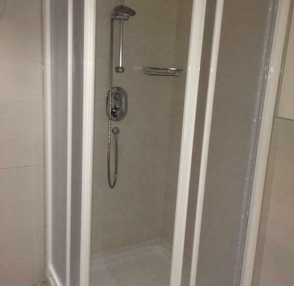 标准单人间, Europa House Village