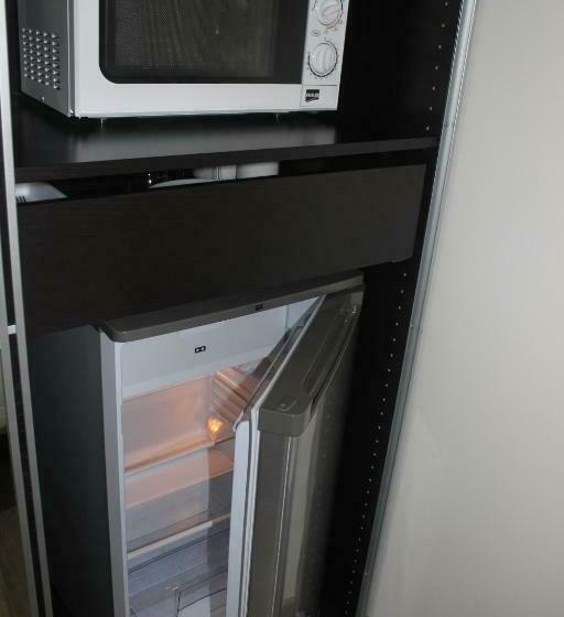 标准单人间, Europa House Village