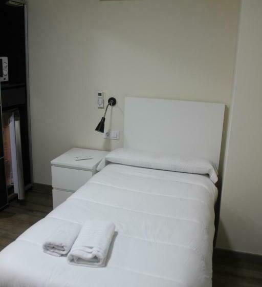 标准单人间, Europa House Village