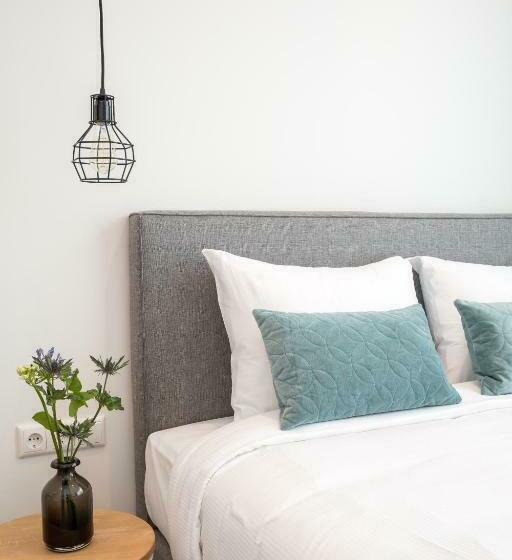 اتاق اکونومی, 2stay