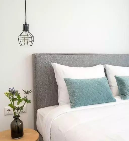 اتاق اکونومی, 2stay