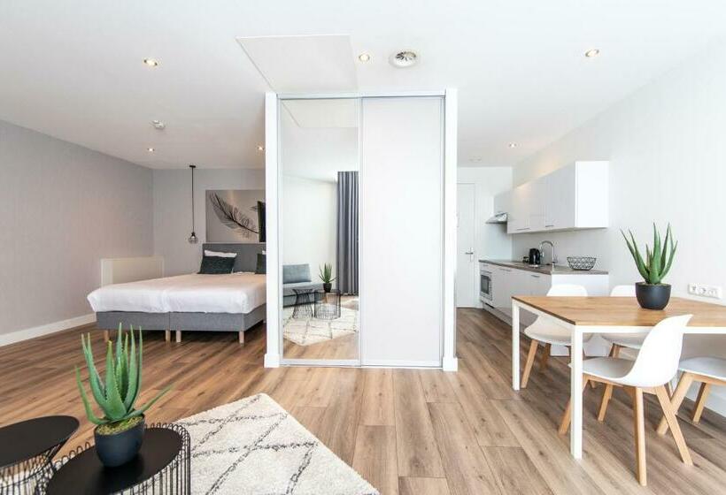 اتاق خانوادگی, 2stay