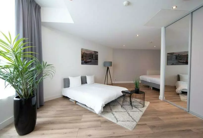 اتاق خانوادگی, 2stay