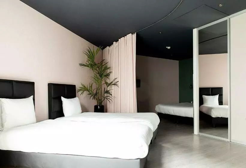 اتاق خانوادگی, 2stay