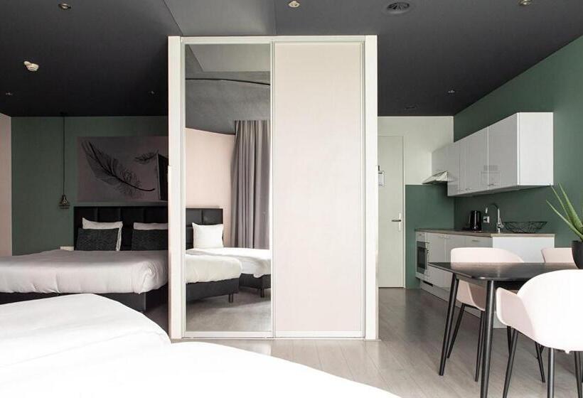 اتاق خانوادگی, 2stay