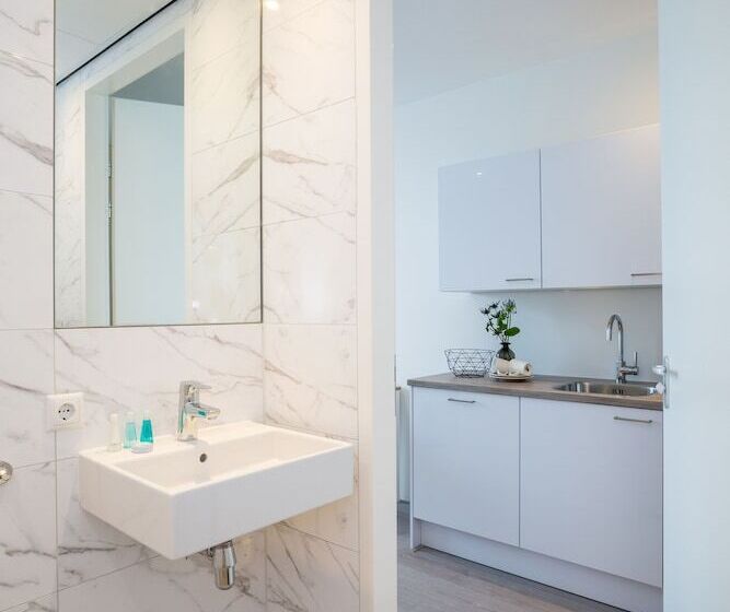 اتاق راحتی, 2stay