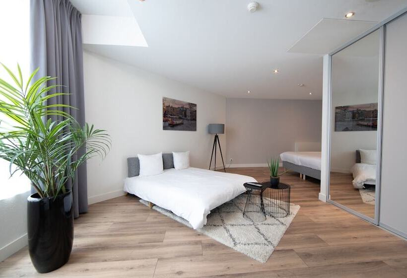 اتاق خانوادگی, 2stay