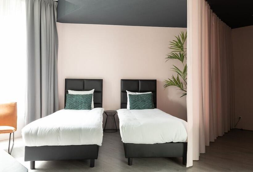 اتاق خانوادگی, 2stay