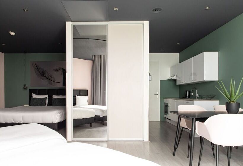 اتاق خانوادگی, 2stay