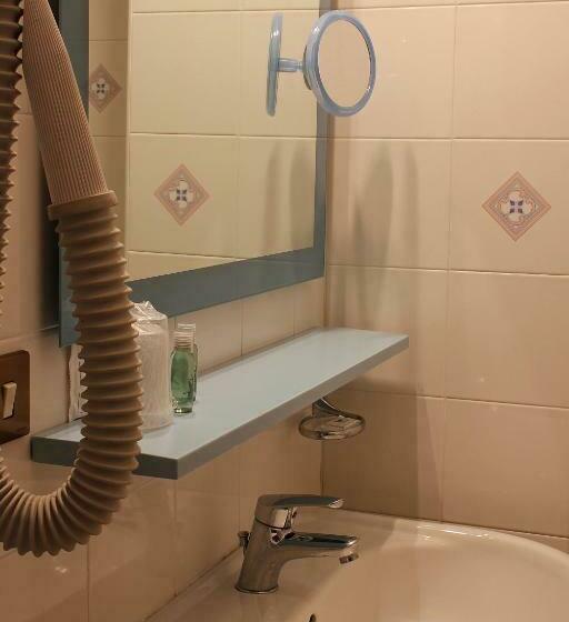 חדר סטנדרט לשלושה, Il Focolare