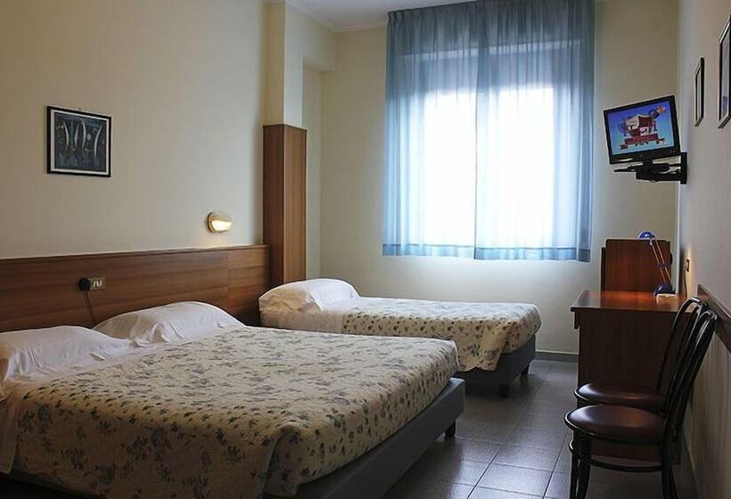 חדר סטנדרט לשלושה, Il Focolare