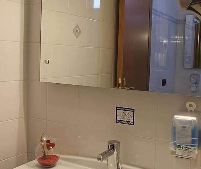 חדר סטנדרט לשלושה, Il Focolare