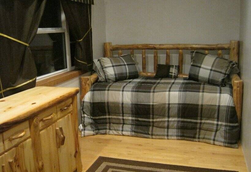 带露台两卧住房, Shady Brook Inn And Resort