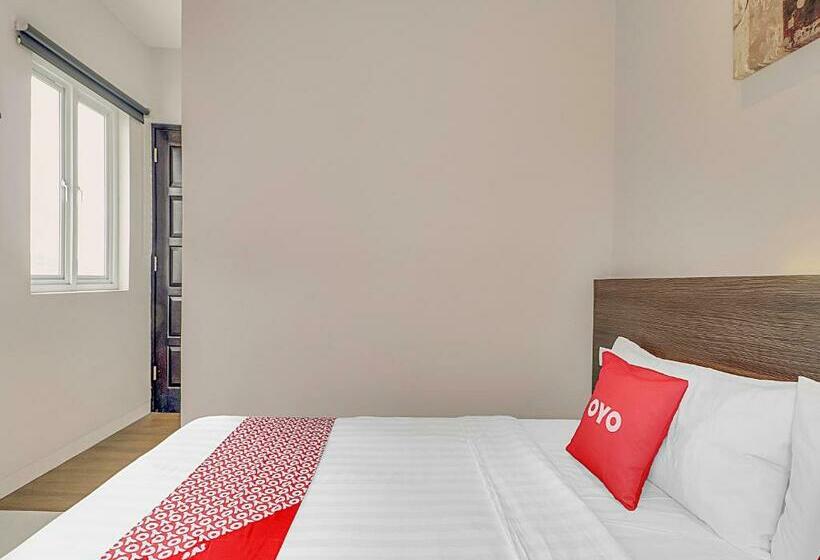 キングサイズベッドのスタンダードルーム, Capital O The Regia Cihampelas Hotel Bandung