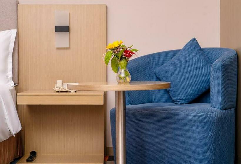 스탠다드 룸, Guangzhou Baiyun Airport Rejoice By Argyle Hotel Rehe Metro Exit B   Free Shuttle Bus Is Provided Du