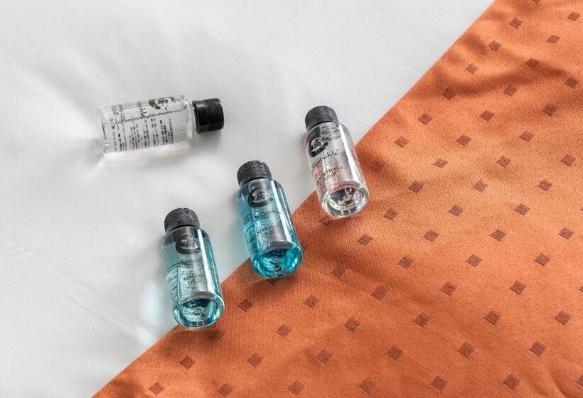 스탠다드 룸, Guangzhou Baiyun Airport Rejoice By Argyle Hotel Rehe Metro Exit B   Free Shuttle Bus Is Provided Du