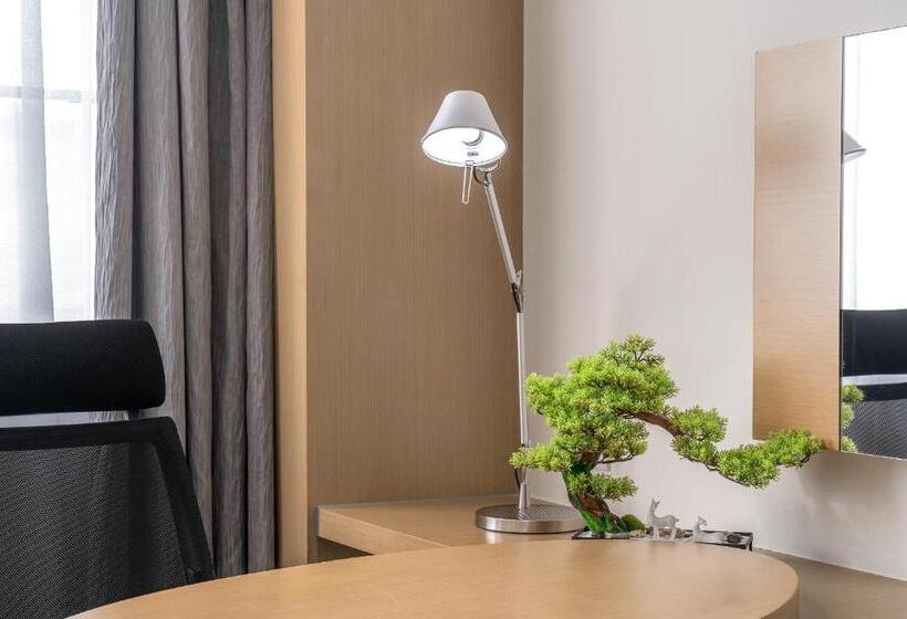 스탠다드 룸, Guangzhou Baiyun Airport Rejoice By Argyle Hotel Rehe Metro Exit B   Free Shuttle Bus Is Provided Du