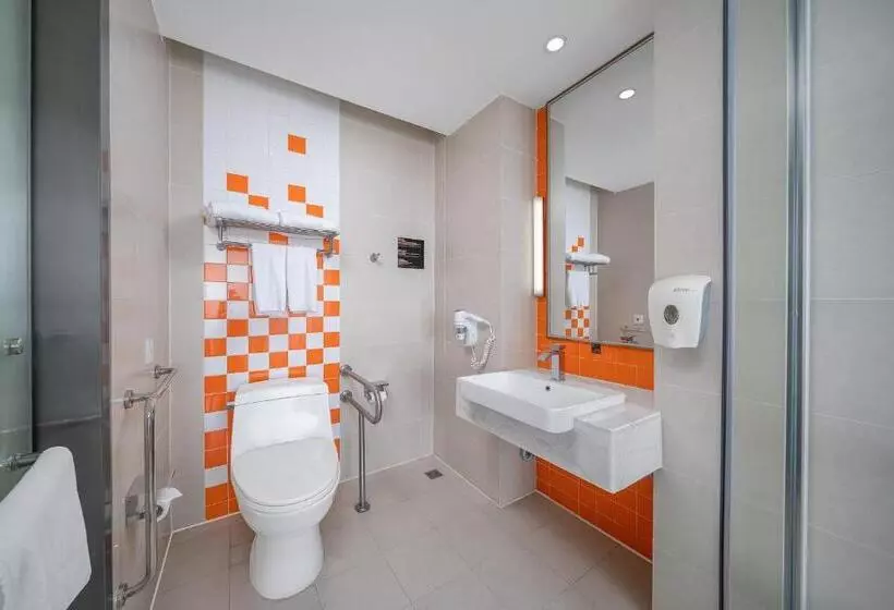Standard-invahuone, Guangzhou Baiyun Airport Rejoice By Argyle Hotel Rehe Metro Exit B Free Shuttle Bus Is Provided Du