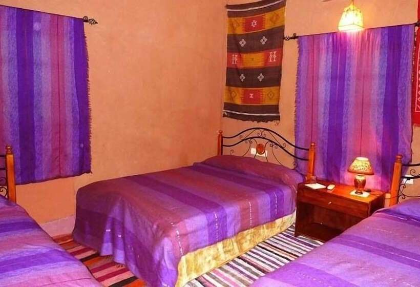 标准三人间, Kasbah Valentine