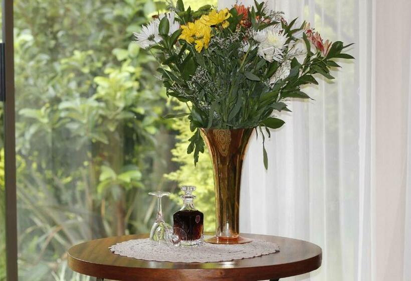 家庭间, Primavera Guest House