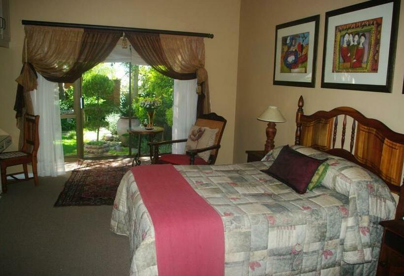 家庭间, Primavera Guest House