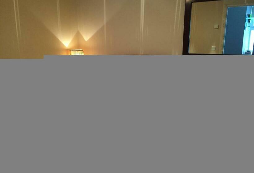 장애인을 위한 스탠다드 룸, The Townhouse