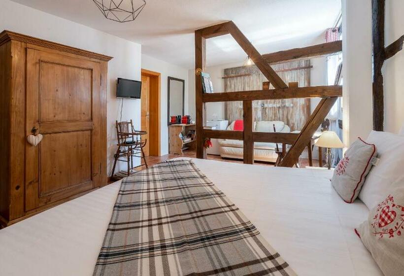 غرفة قياسية, La Cour Stfulrad