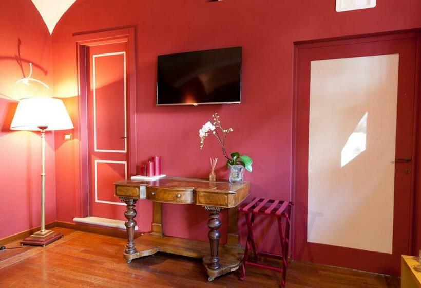 带按摩浴盆的套房, Relais Montemaggiore