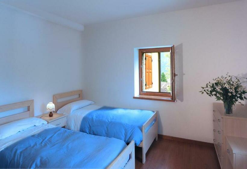 침실 2개 아파트, Albergo Diffuso Comeglians