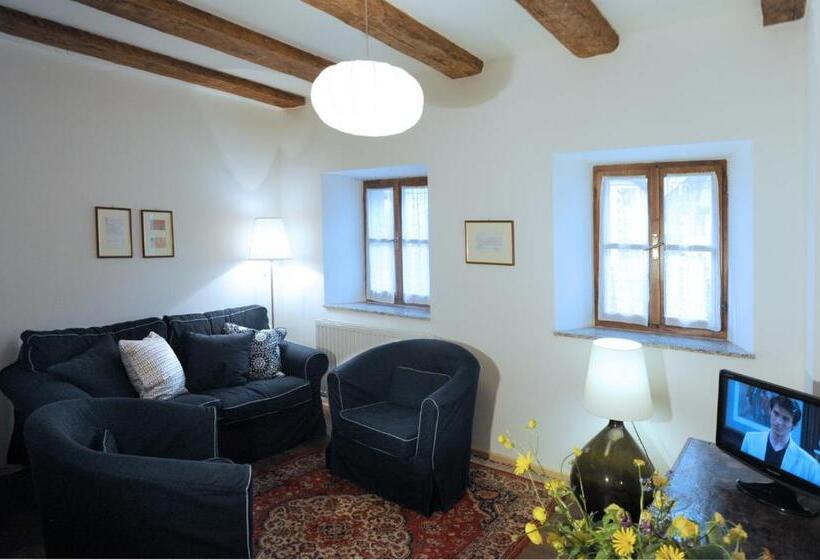 דירת חדר, Albergo Diffuso Comeglians