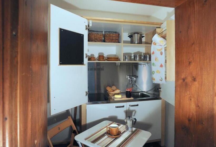 스탠다드 스튜디오, Albergo Diffuso Comeglians