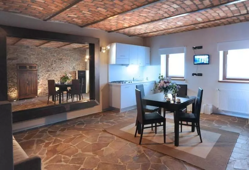 スーペリアスタジオ, Albergo Diffuso Comeglians