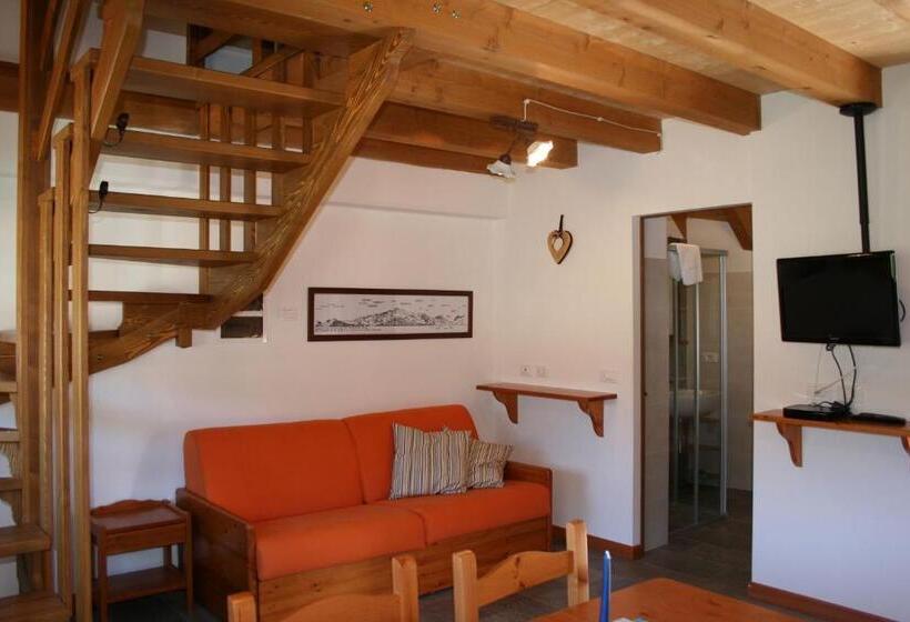 בקתת חדר, Albergo Diffuso Comeglians