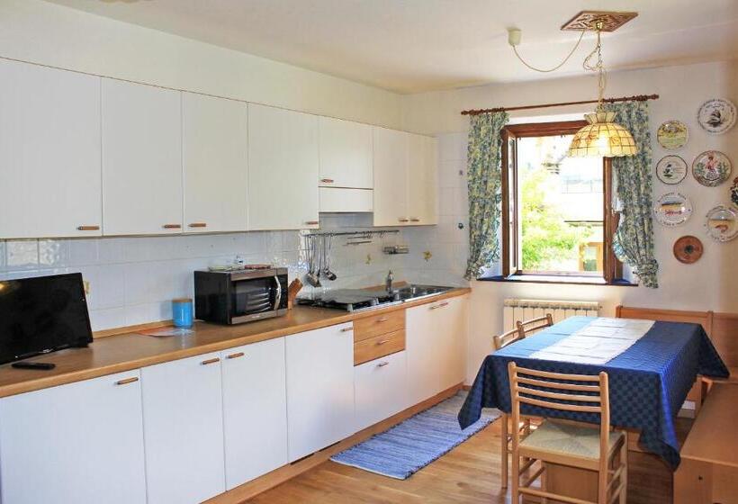 침실 2개 아파트, Albergo Diffuso Comeglians