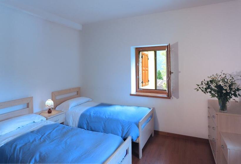 침실 2개 아파트, Albergo Diffuso Comeglians