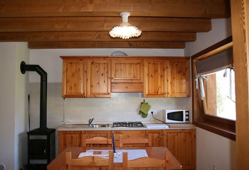 בקתת חדר, Albergo Diffuso Comeglians