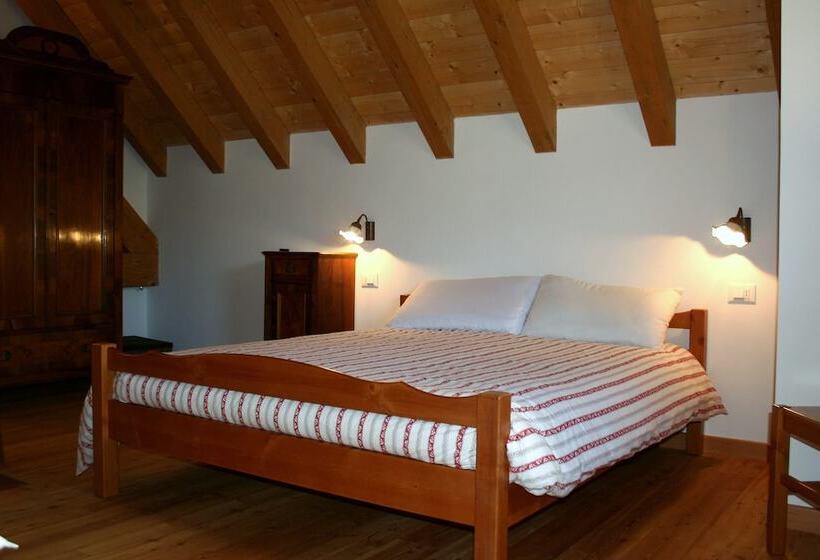 בקתת חדר, Albergo Diffuso Comeglians