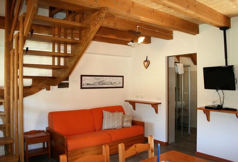 샬레, Albergo Diffuso Comeglians