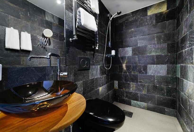 Номер Superior, Hellstens Glashus