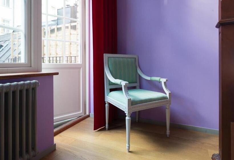 Номер Superior, Hellstens Glashus