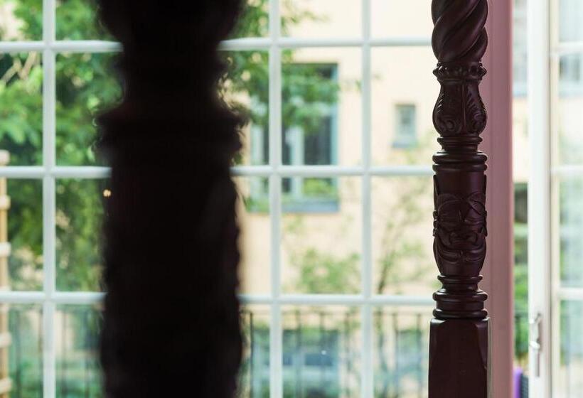 Номер Superior, Hellstens Glashus