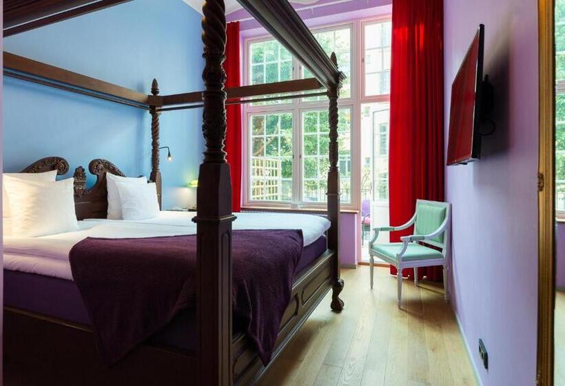 Номер Superior, Hellstens Glashus